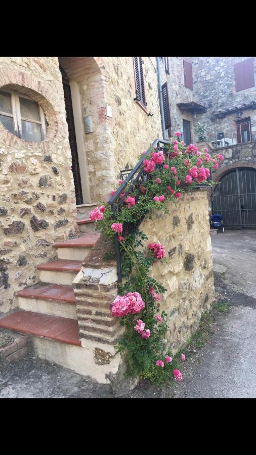 דירות פארי Rosa Di Maggio מראה חיצוני תמונה